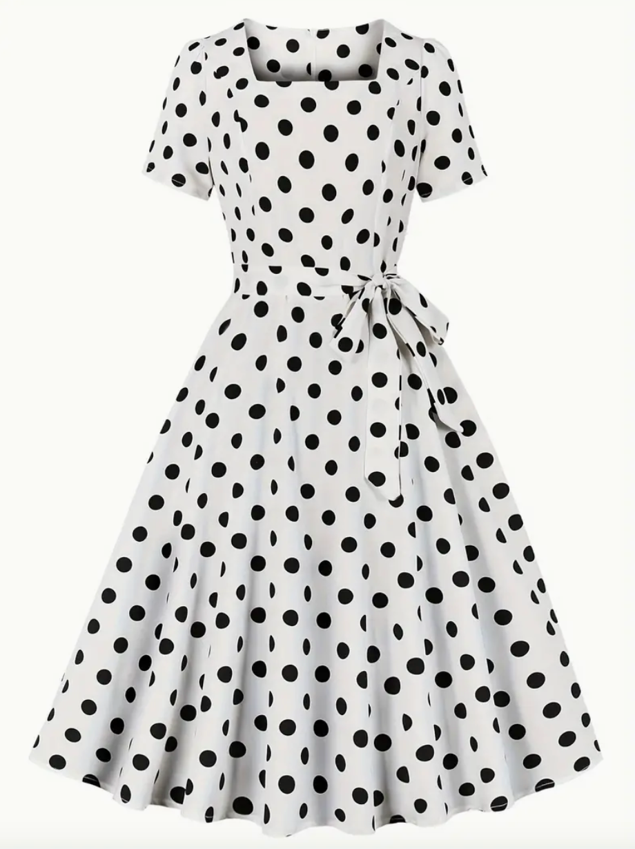 Retro chic - beautiful vintage polka dress for spring/summer