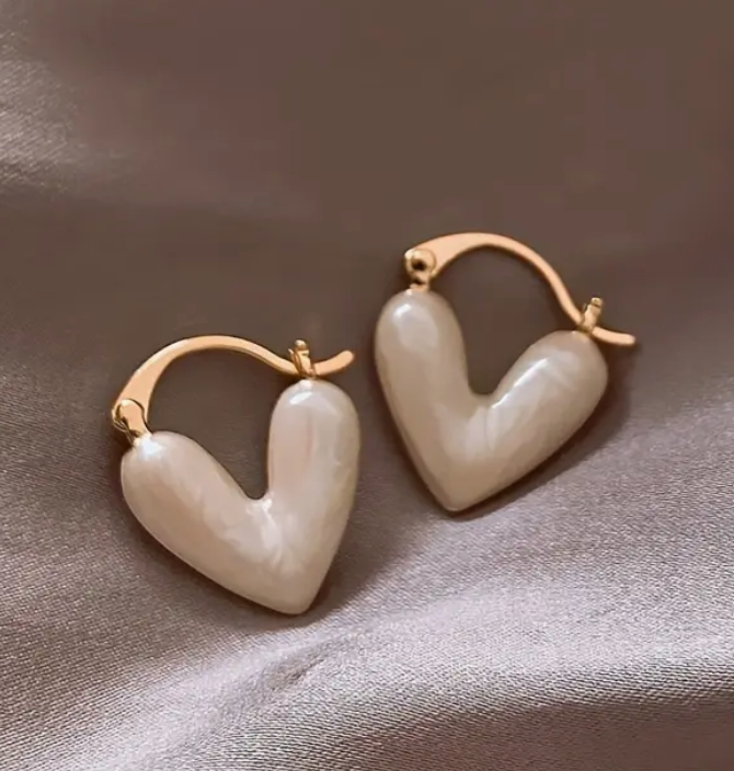 HERZL - Beautiful earrings in the shape of a heart designed in Munich