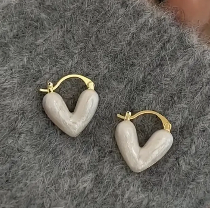 HERZL - Beautiful earrings in the shape of a heart designed in Munich